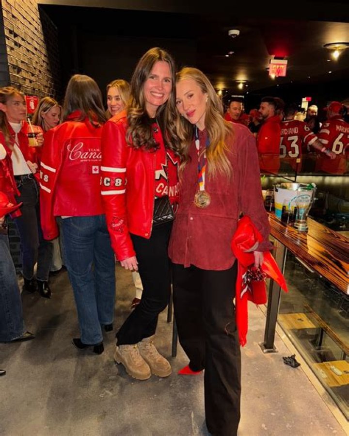 Uncover The Mystery: Sidney Crosby's Girlfriend Revealed