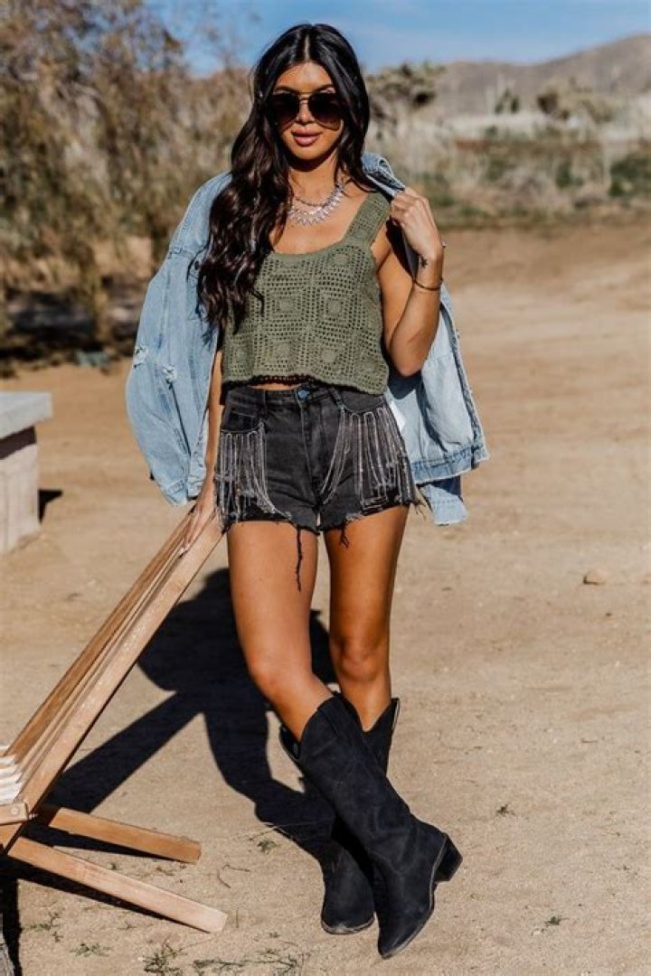 Unveiling The Secrets Of Jean Short Outfits: Discover Style And Comfort