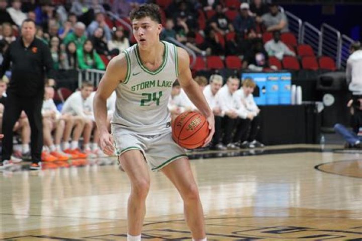 Unveiling The Story Behind "Pretty Eyes Iowa Basketball Player"